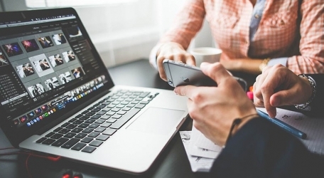 Phải chăng những bài đánh giá MacBook Pro không Touch Bar đều sai?