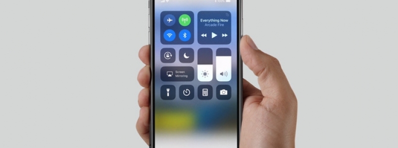 Từ chữ X trong tên của chiếc iPhone cao cấp nhất cho đến cách đặt tên kì quái của Apple