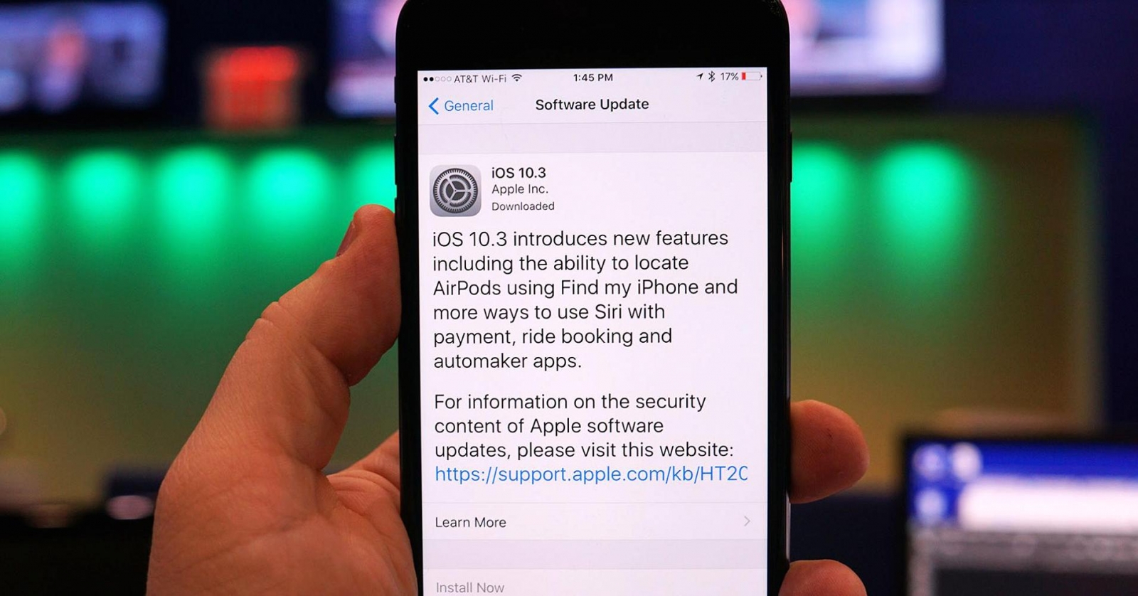 Apple center đà nẵng , ios 10.3, iphone 7, 7 plus  RED đà nẵng. 