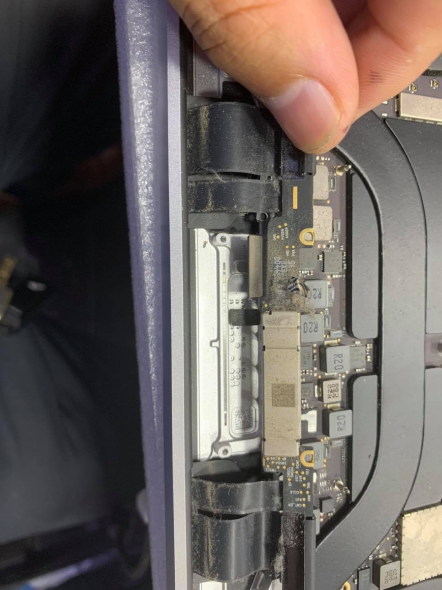 vệ sinh cáp màn hình macbook đà nẵng